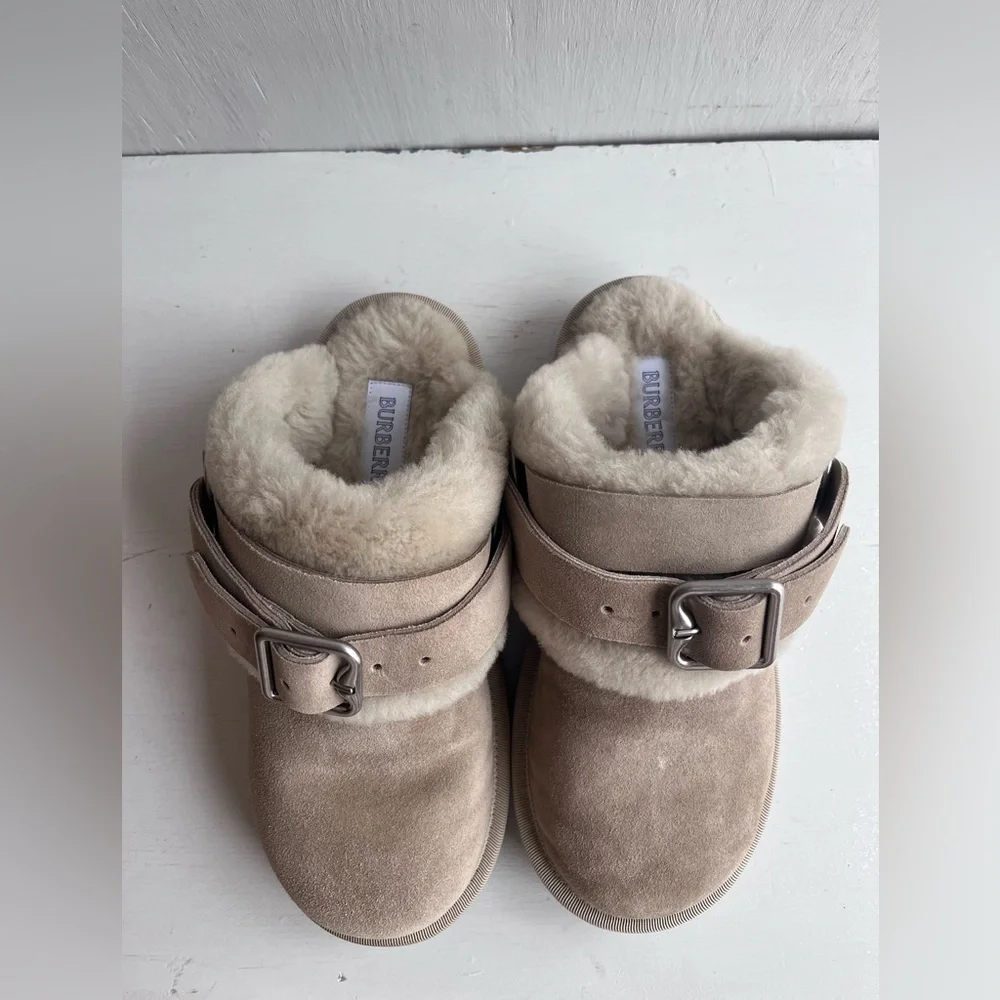 BURBERRY Snug Genuine Shearling Clog- Hunter Size 38 - Picture 6 of 13